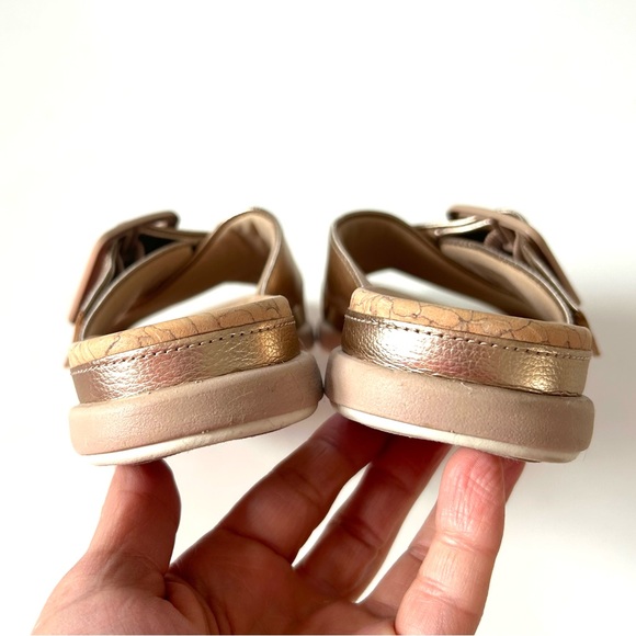 Clarks Cloudstoppers Gold Shimmer Leather Buckle Step June Shell Slide Sandals - Picture 4 of 10